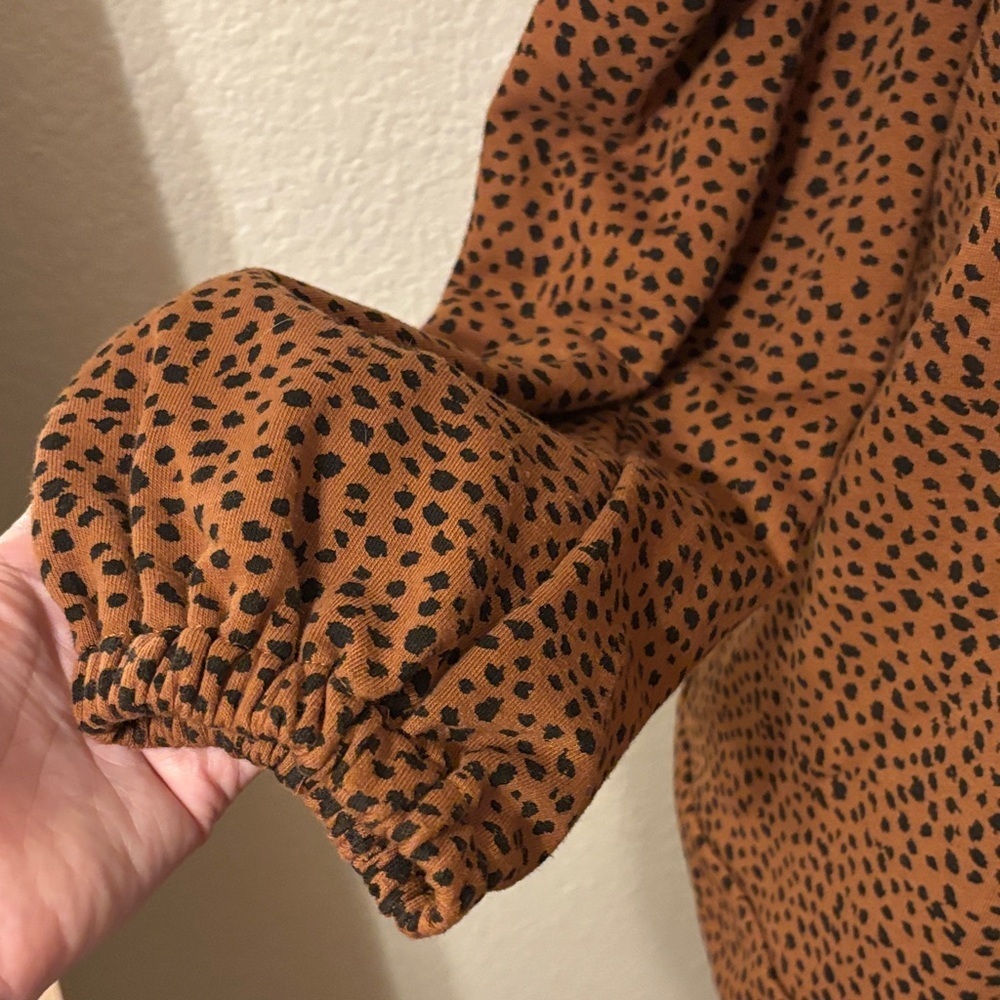 LIVI Brown Leopard Print Top - Picture 2 of 4